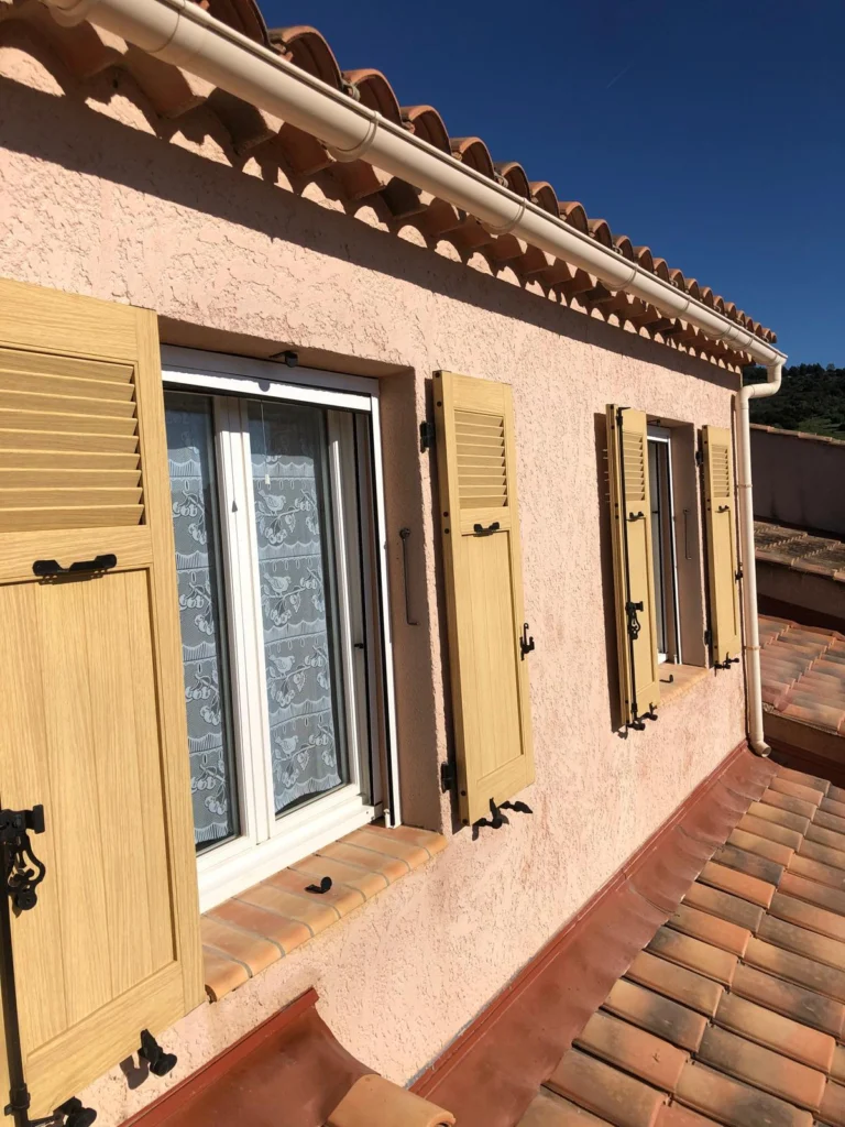 Nettoyage et étanchéité de façade à Bormes les Mimosas dans le VAR