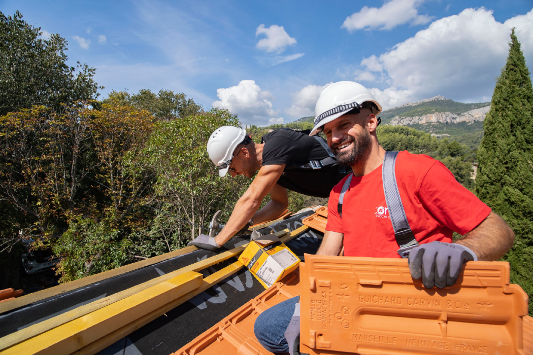 L'équipe des artisans Corail 83 spécialistes de la rénovation de toiture