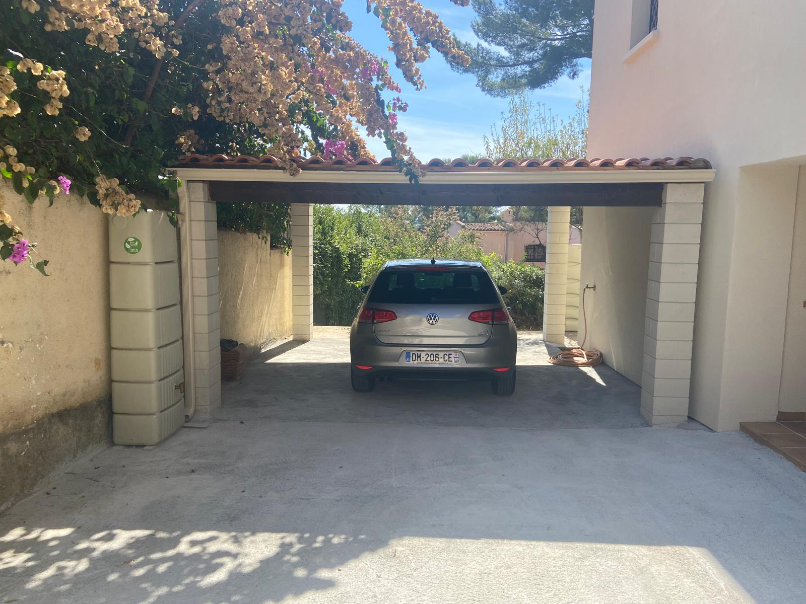 Pose de gouttières alu garage Toulon